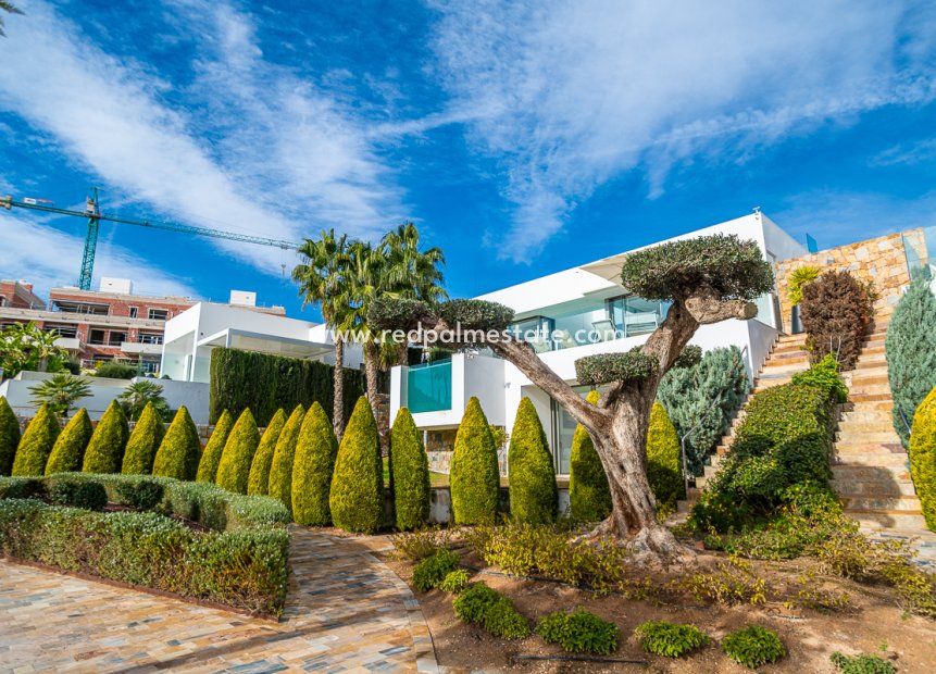 Återförsäljning - Villa -
Las Colinas Golf