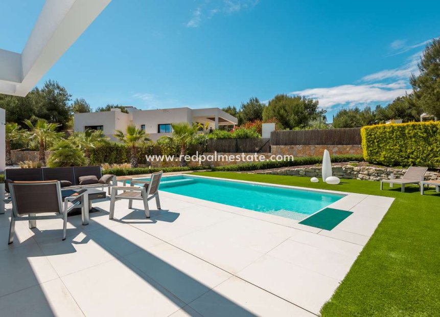 Återförsäljning - Villa -
Las Colinas Golf