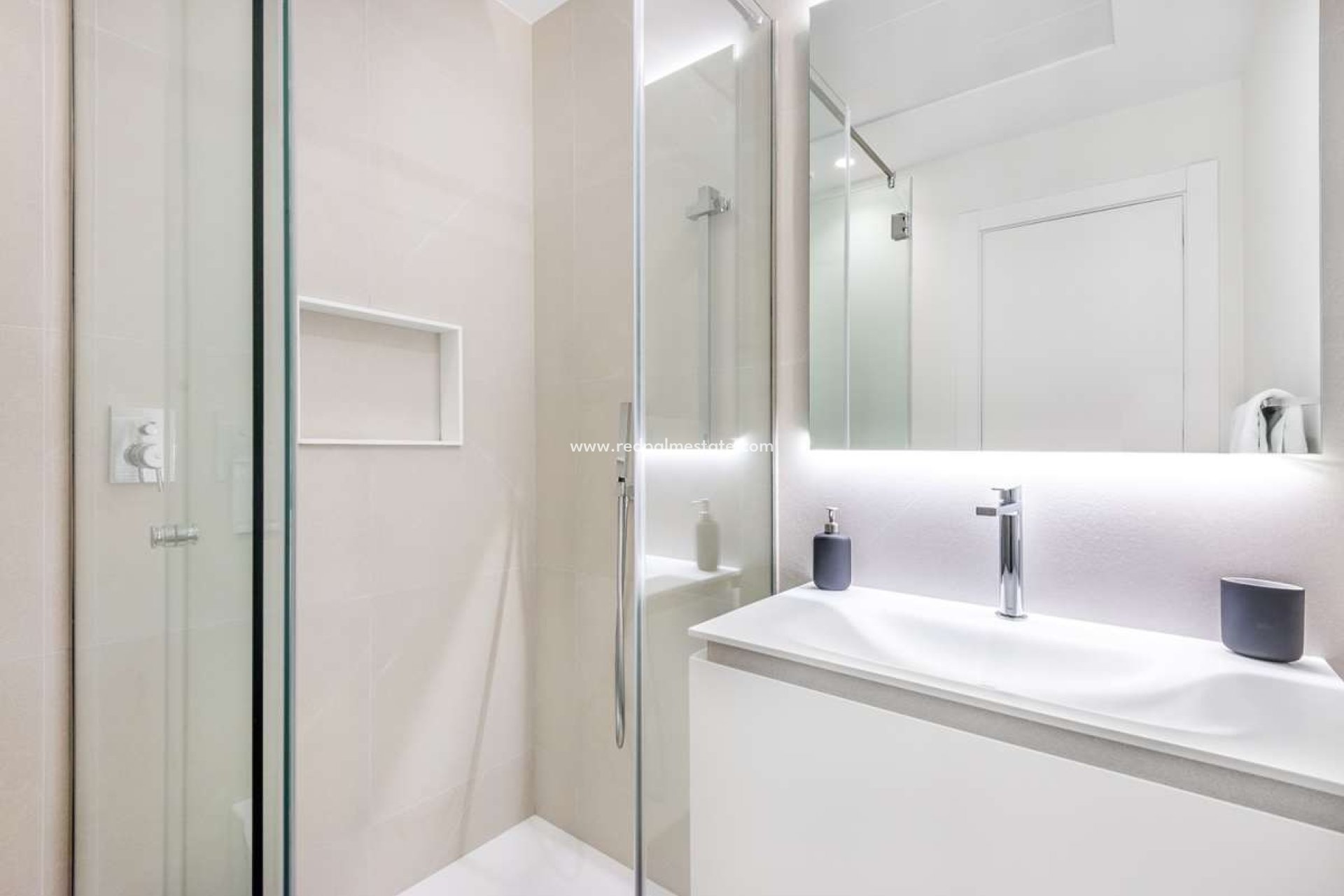 Återförsäljning - Villa -
Las Colinas Golf