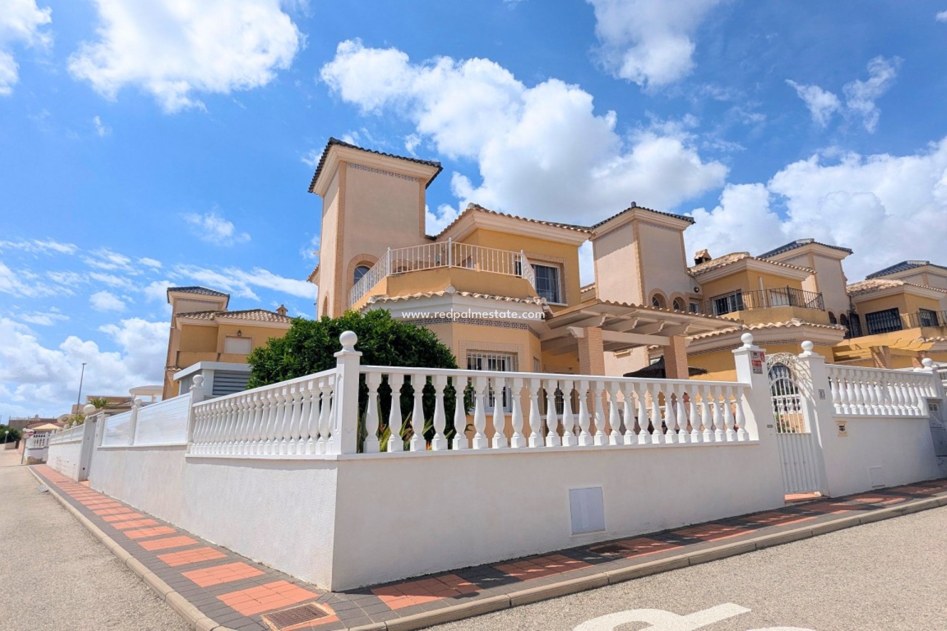 Återförsäljning - Villa -
Lo Crispin