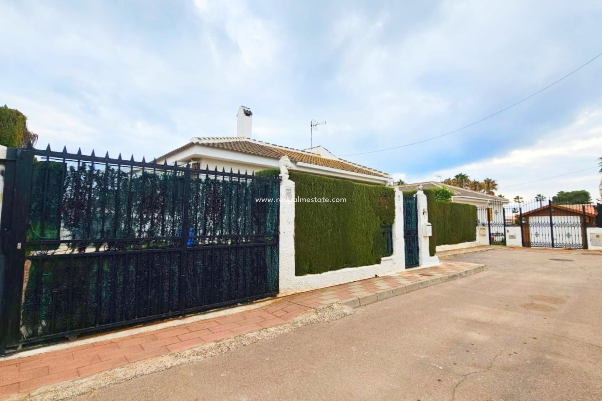 Återförsäljning - Villa -
Los Alczares - Los Alcazares