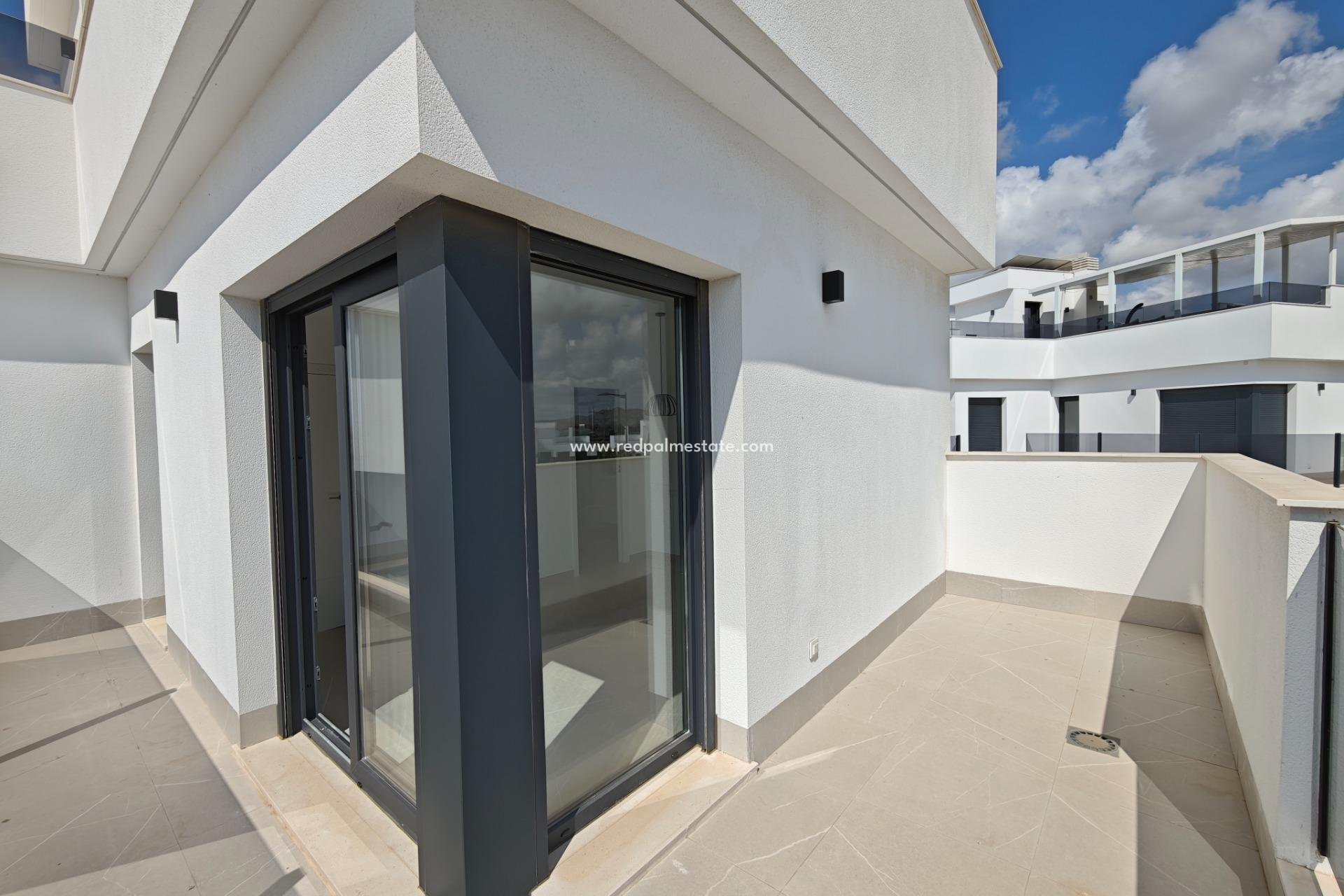 Återförsäljning - Villa -
Los Alczares - Santa Rosalia