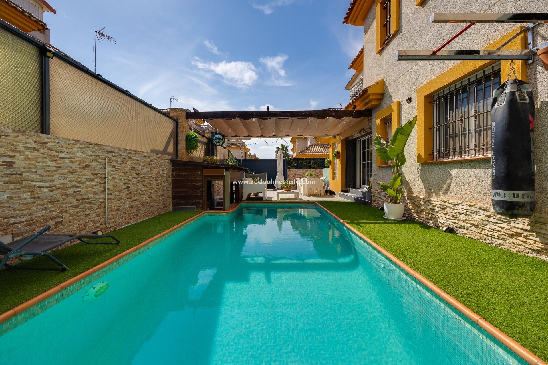 Återförsäljning - Villa -
Montesinos - La Herada