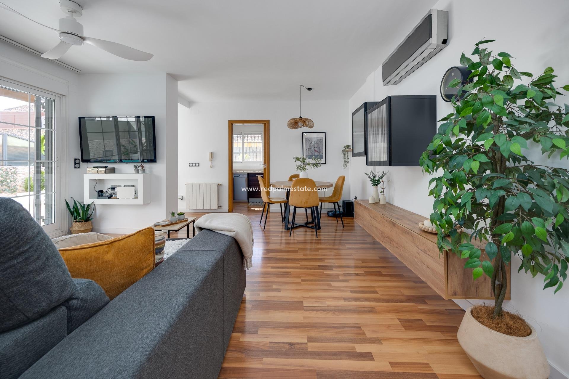 Återförsäljning - Villa -
Montesinos - La Herada