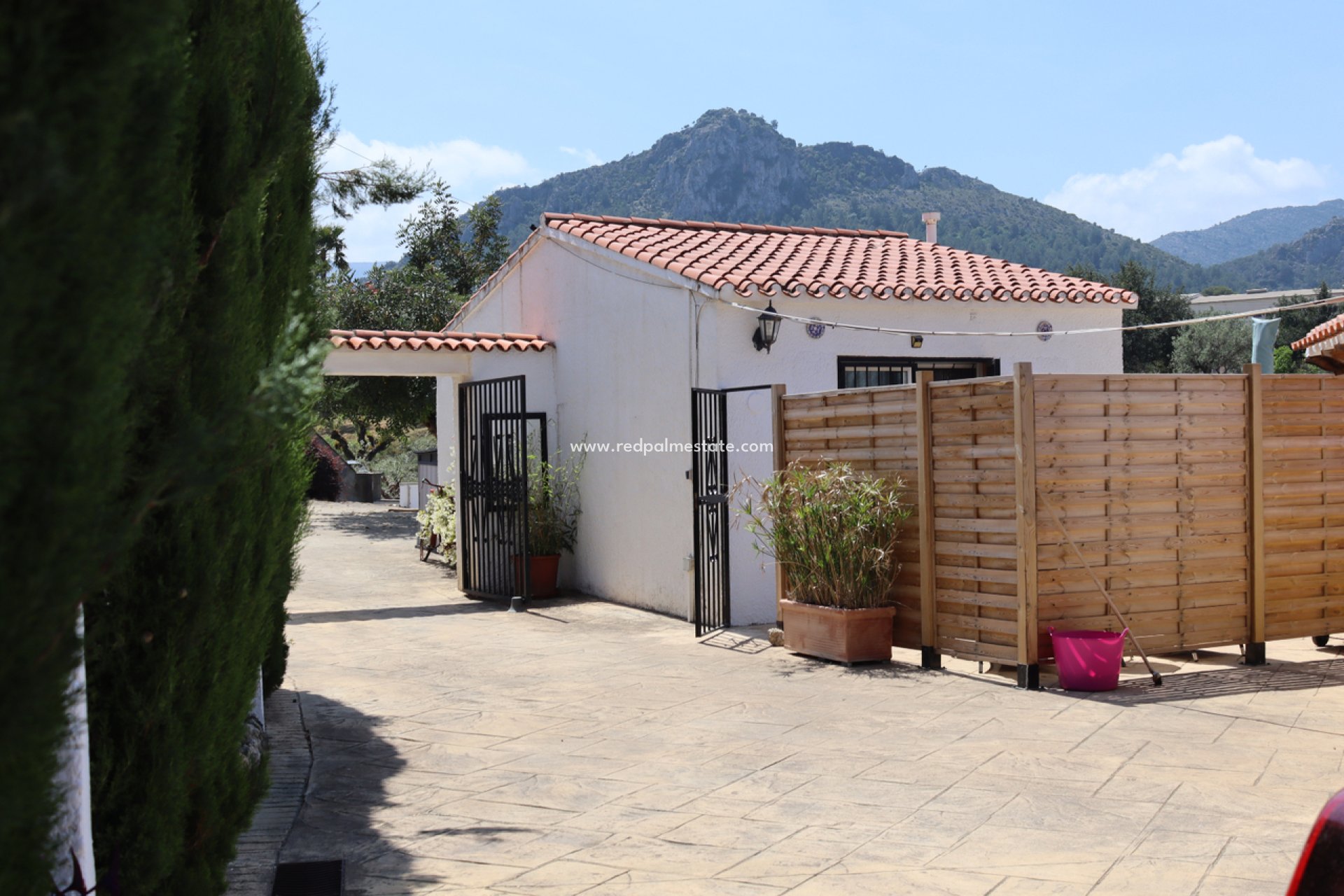 Återförsäljning - Villa -
Orba - Inland