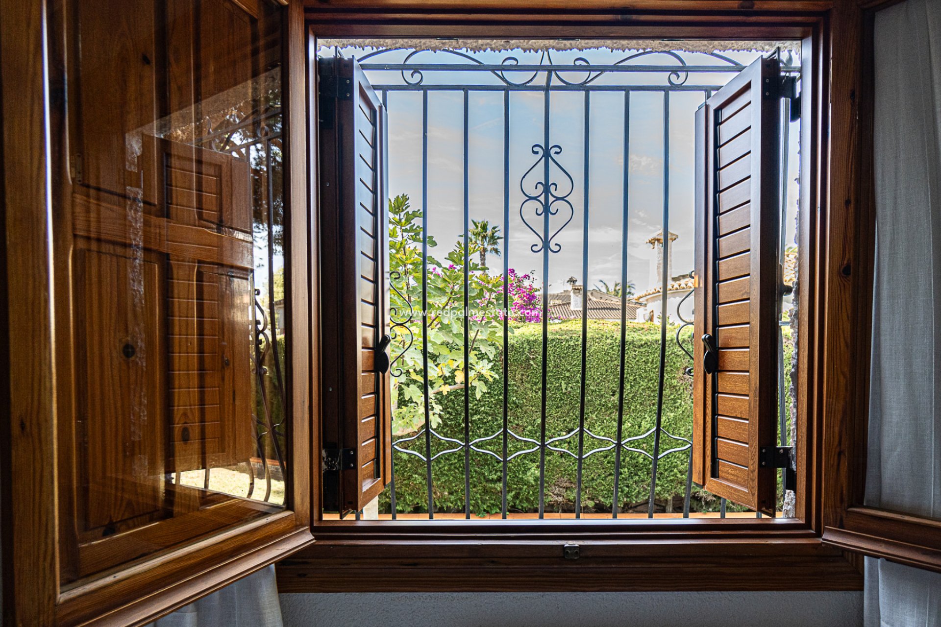 Återförsäljning - Villa -
Orihuela Costa - Beachside