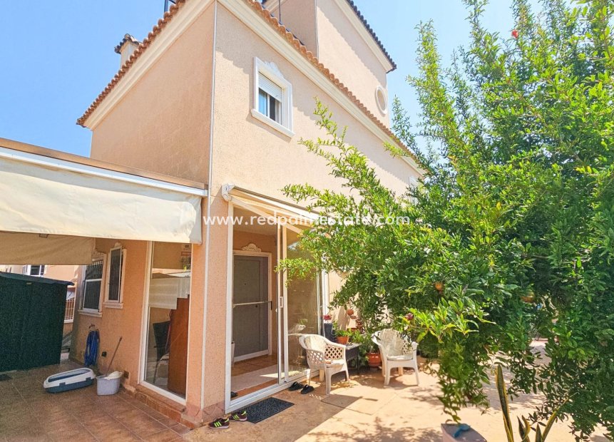 Återförsäljning - Villa -
Orihuela Costa - Cabo Roig