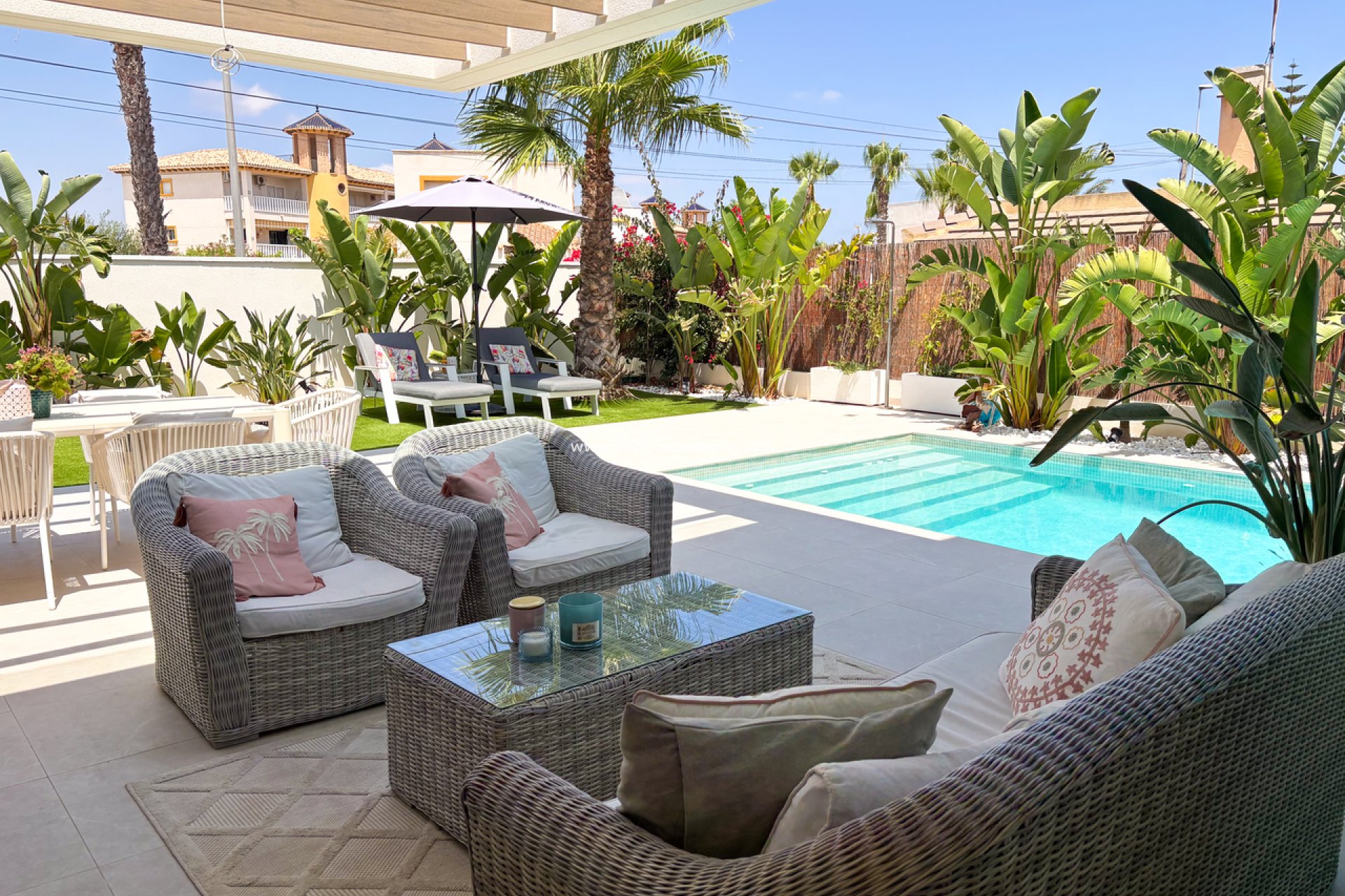 Återförsäljning - Villa -
Orihuela Costa - Cabo Roig