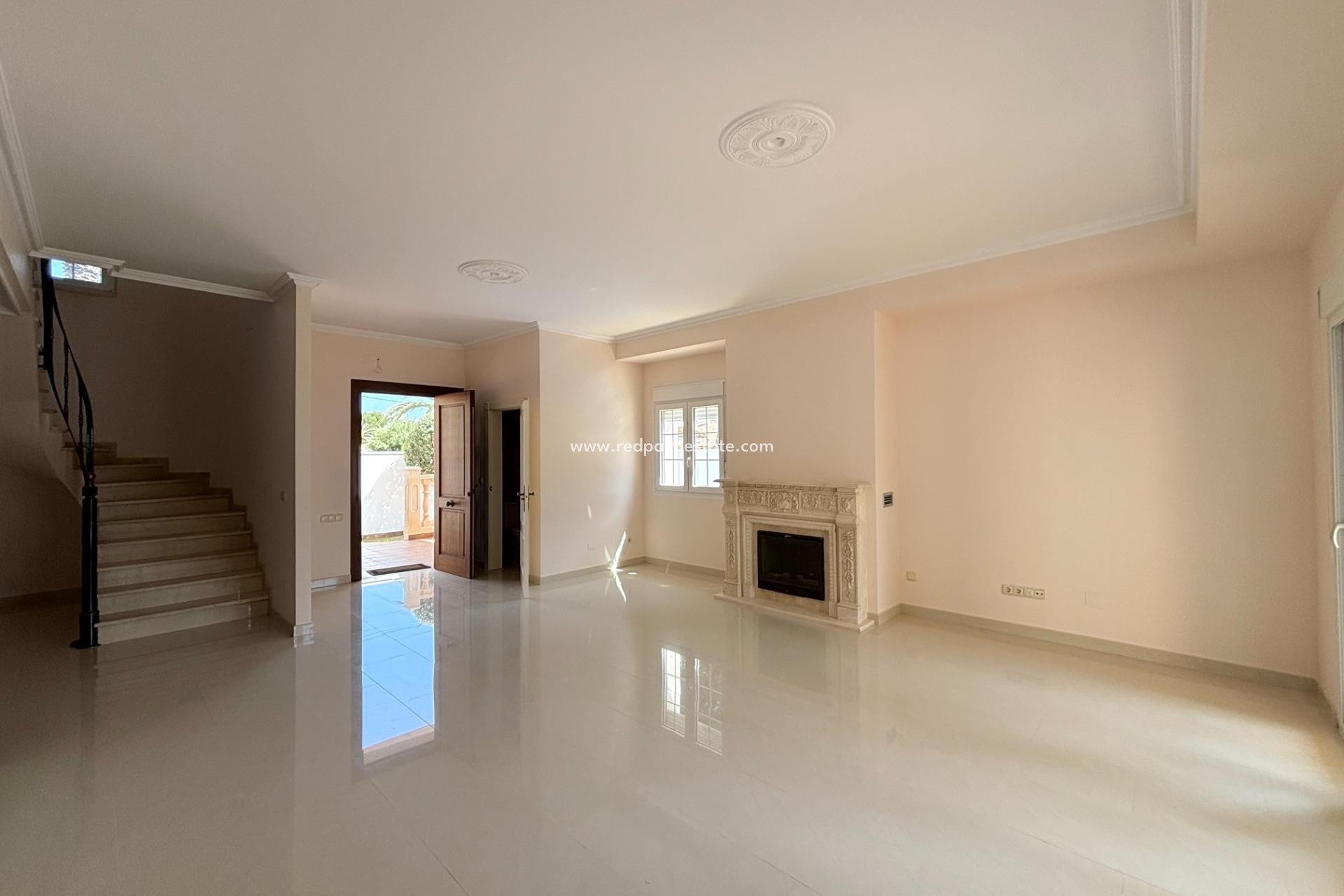 Återförsäljning - Villa -
Orihuela Costa - Cabo Roig