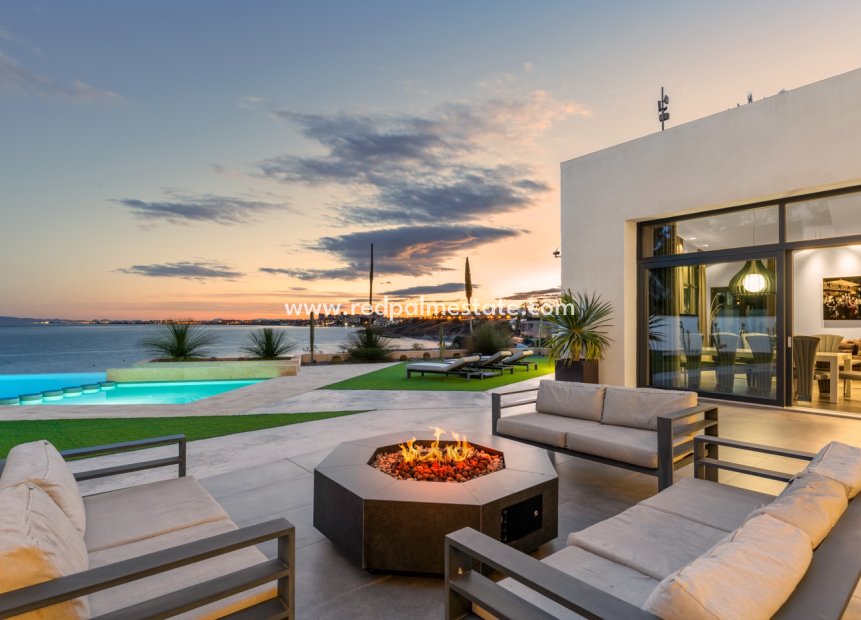 Återförsäljning - Villa -
Orihuela Costa - Cabo Roig