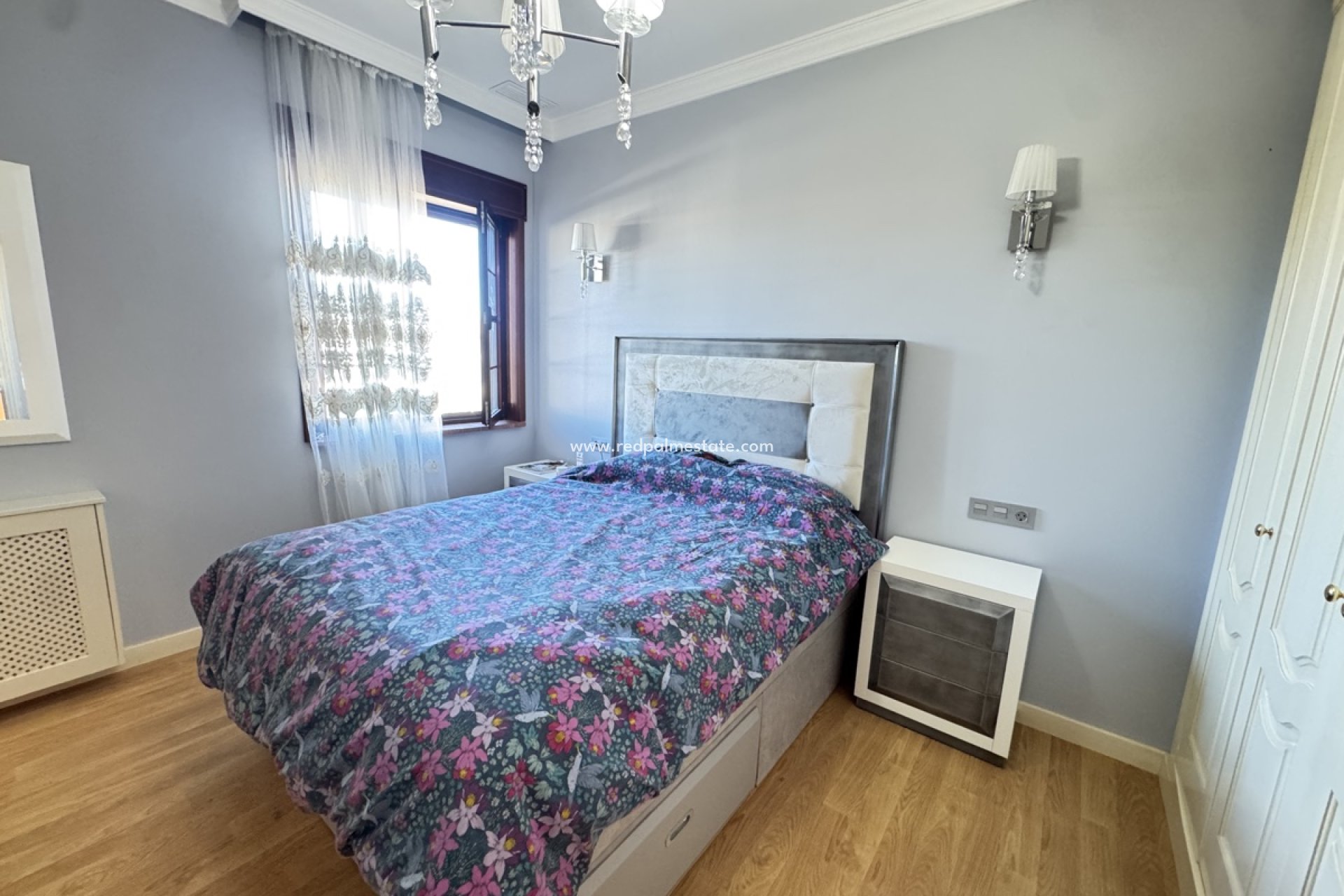 Återförsäljning - Villa -
Orihuela Costa - Cabo Roig