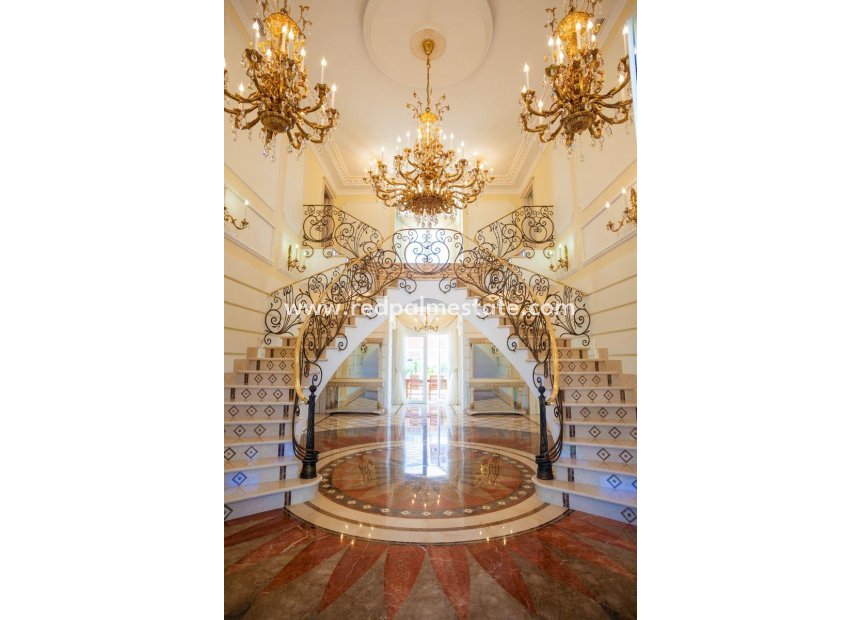 Återförsäljning - Villa -
Orihuela Costa - Cabo Roig