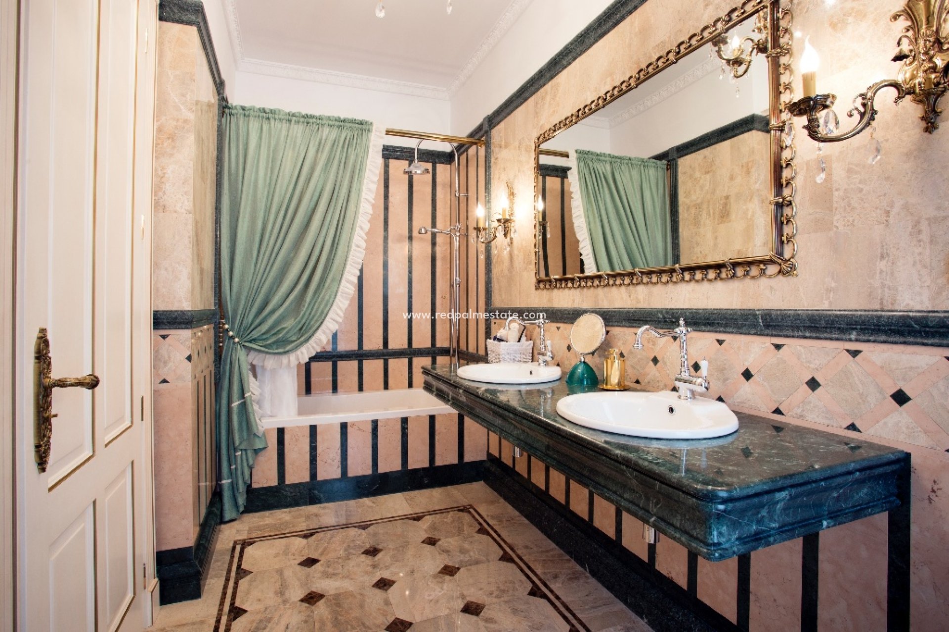 Återförsäljning - Villa -
Orihuela Costa - Cabo Roig