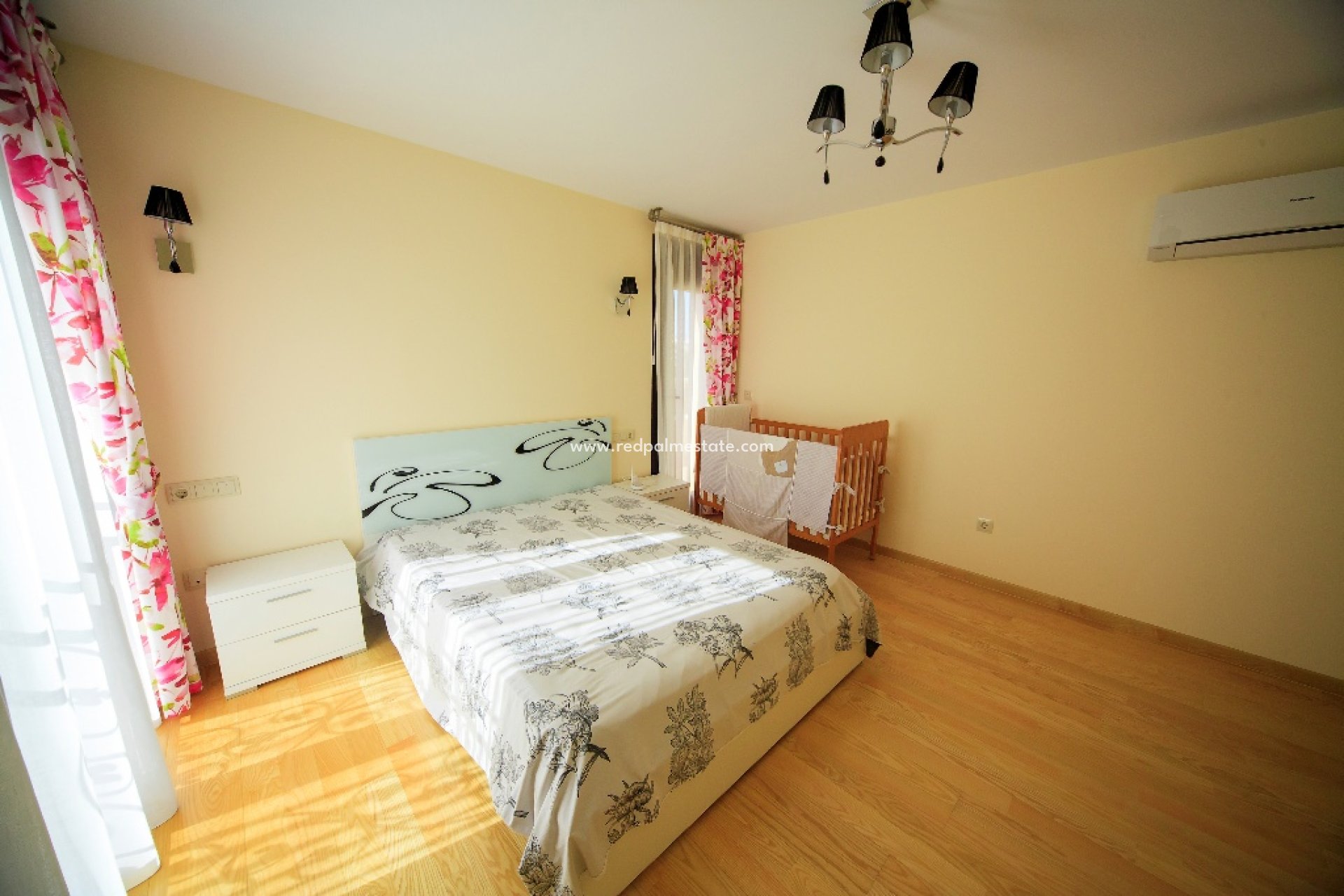 Återförsäljning - Villa -
Orihuela Costa - Cabo Roig