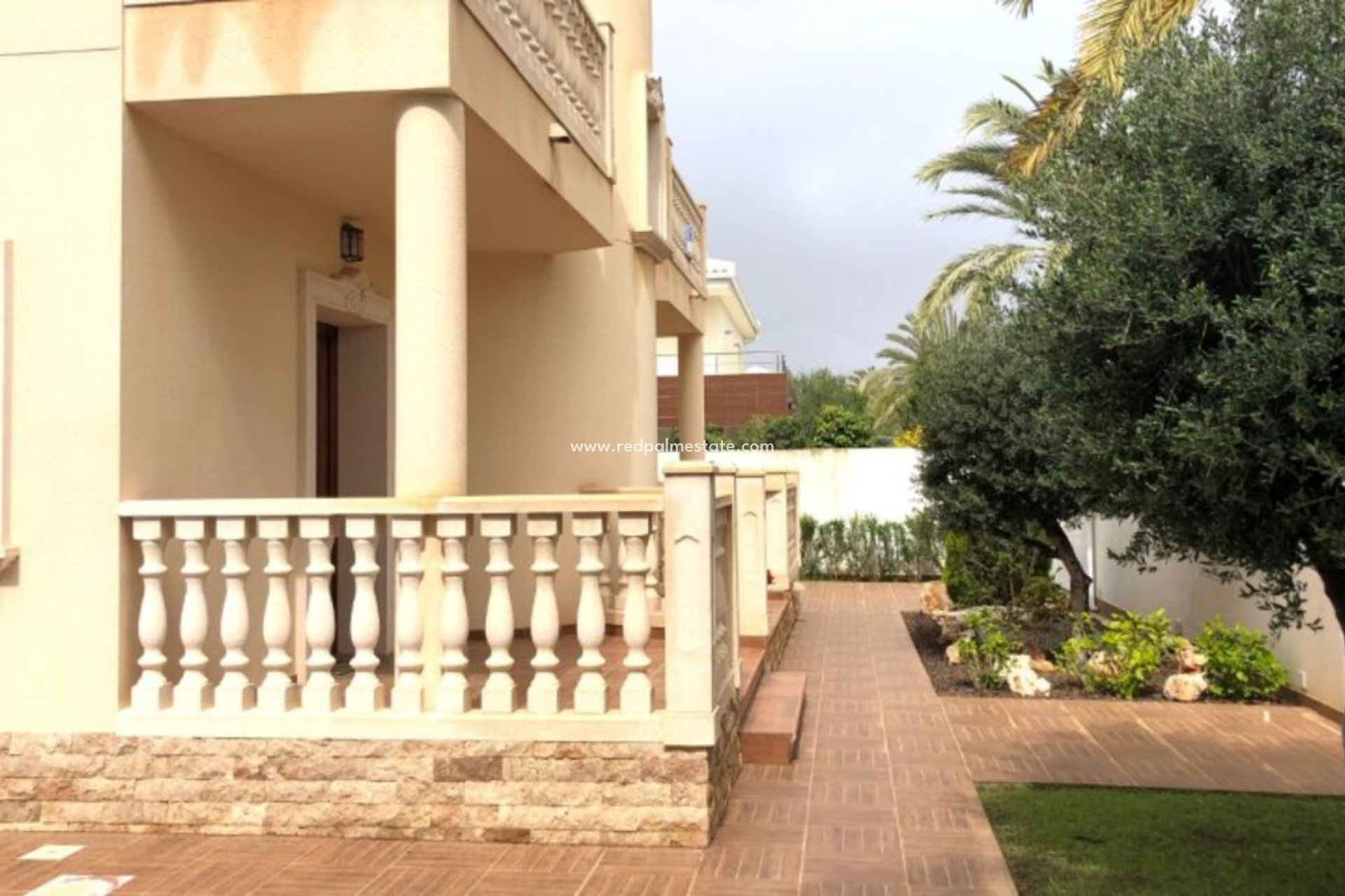 Återförsäljning - Villa -
Orihuela Costa - Cabo Roig