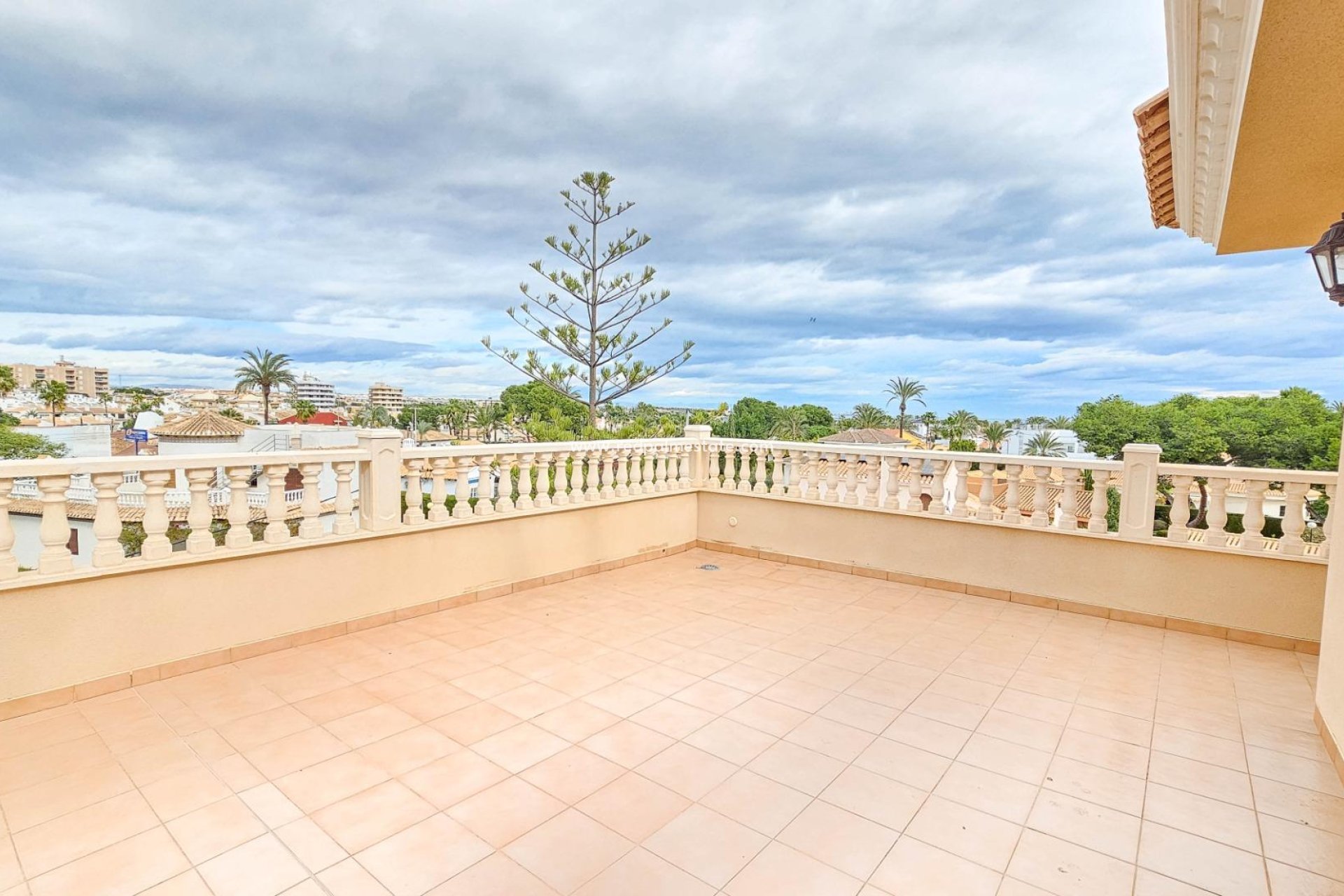 Återförsäljning - Villa -
Orihuela Costa - Cabo Roig