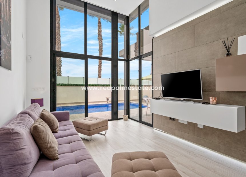 Återförsäljning - Villa -
Orihuela Costa - Cabo Roig