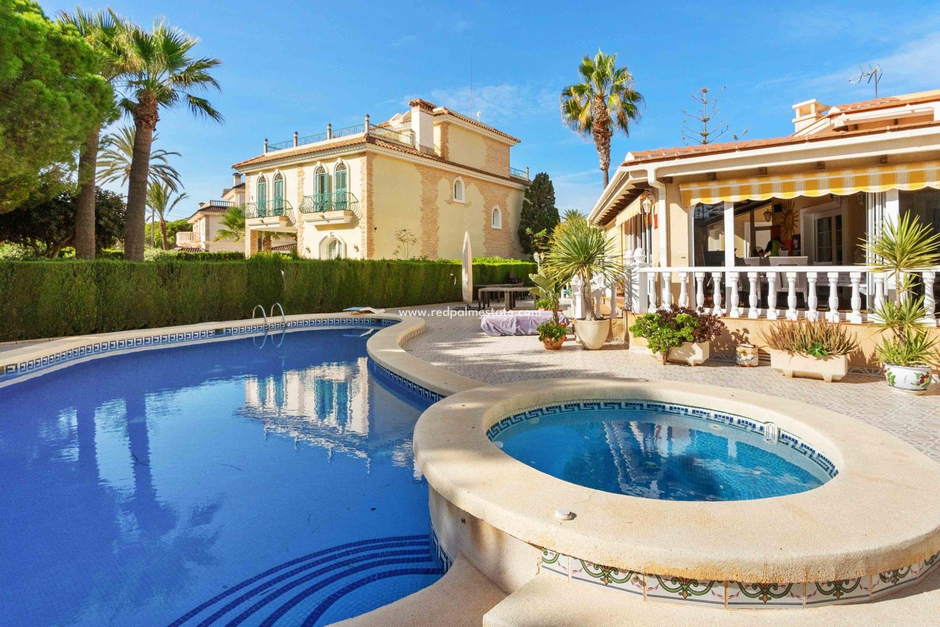 Återförsäljning - Villa -
Orihuela Costa - Cabo Roig