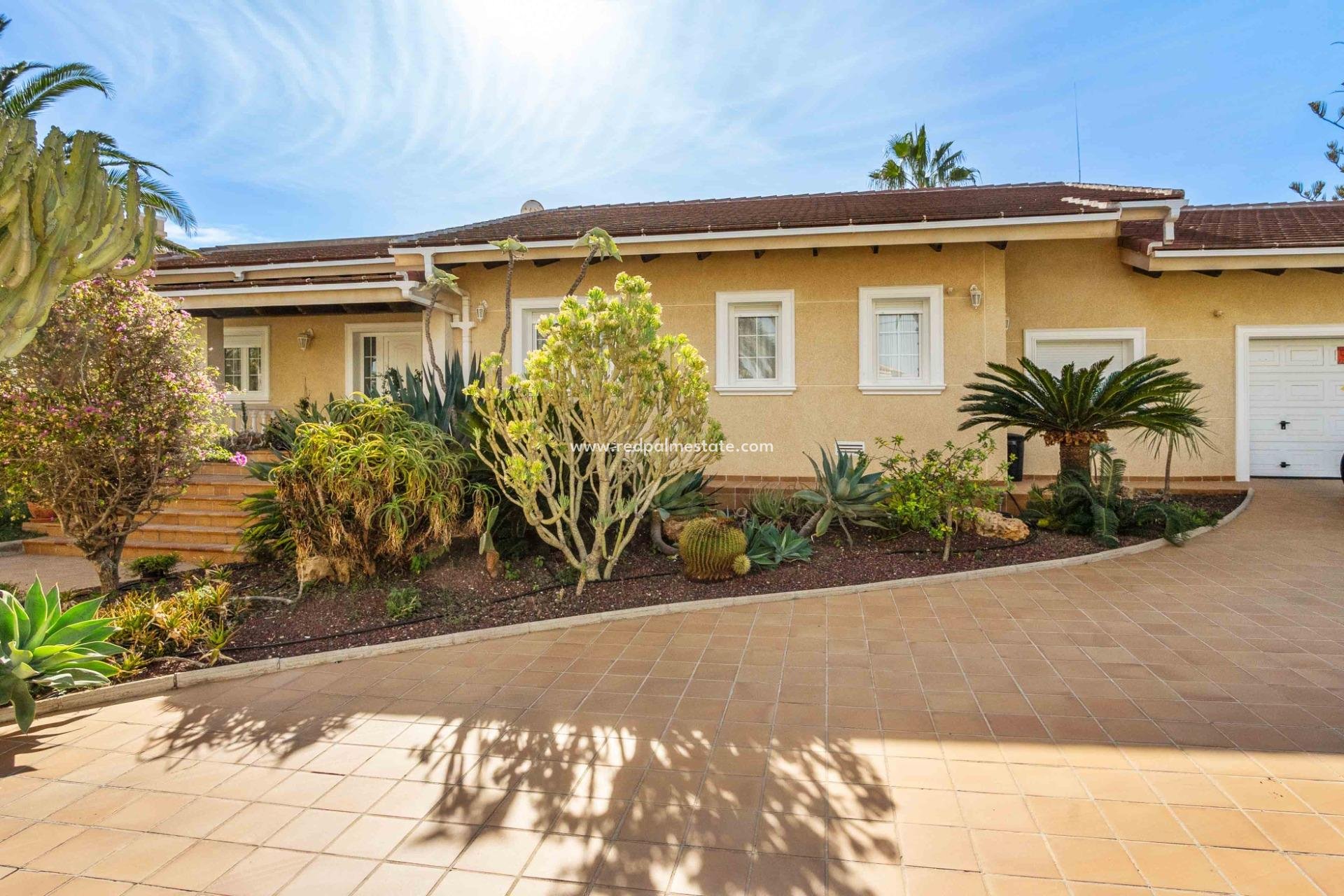 Återförsäljning - Villa -
Orihuela Costa - Cabo Roig