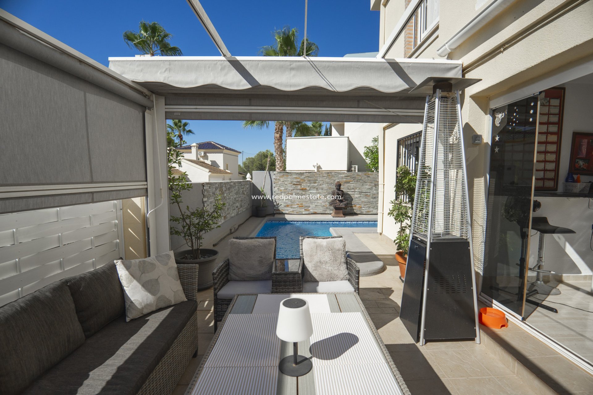 Återförsäljning - Villa -
Orihuela Costa - Calle Mayor