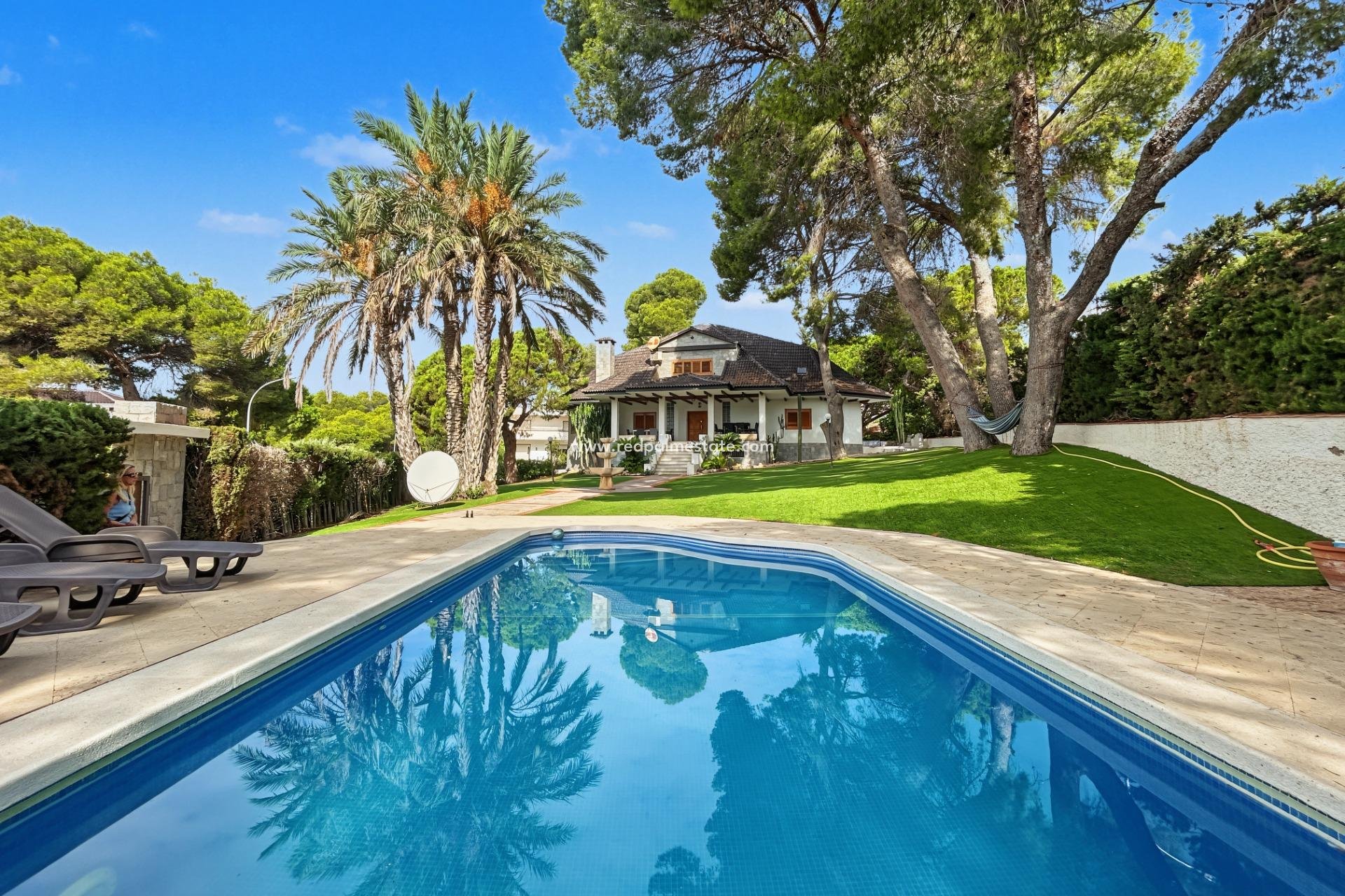 Återförsäljning - Villa -
Orihuela Costa - Campoamor