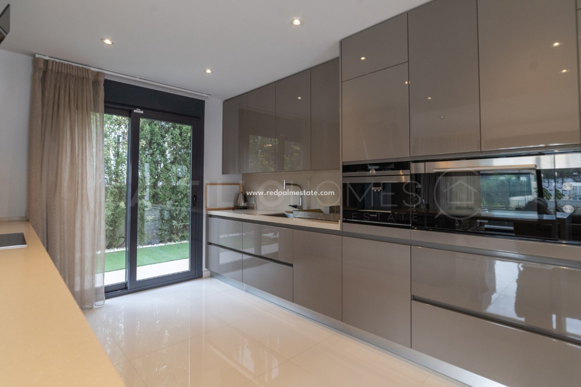 Återförsäljning - Villa -
Orihuela Costa - Campoamor