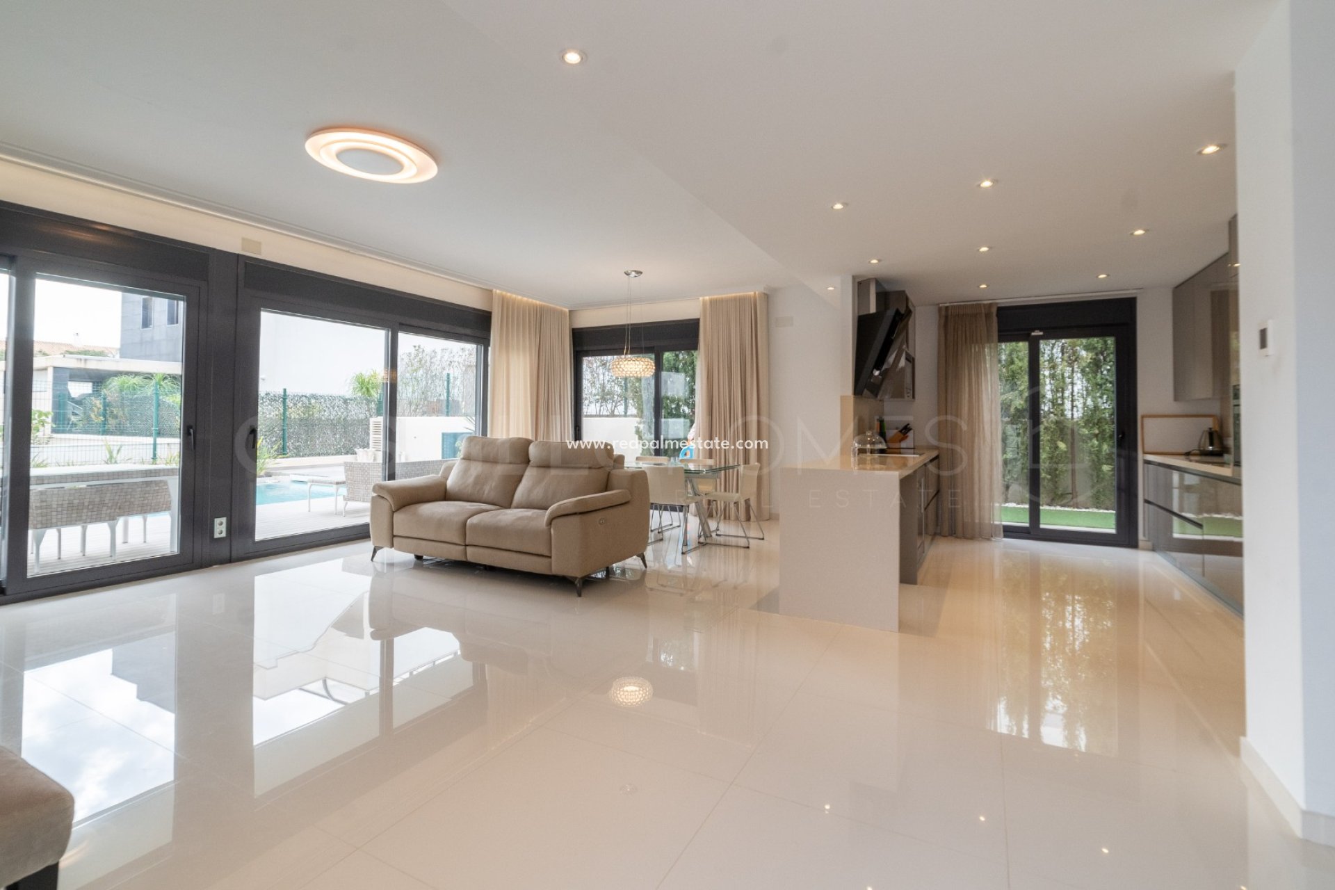 Återförsäljning - Villa -
Orihuela Costa - Campoamor