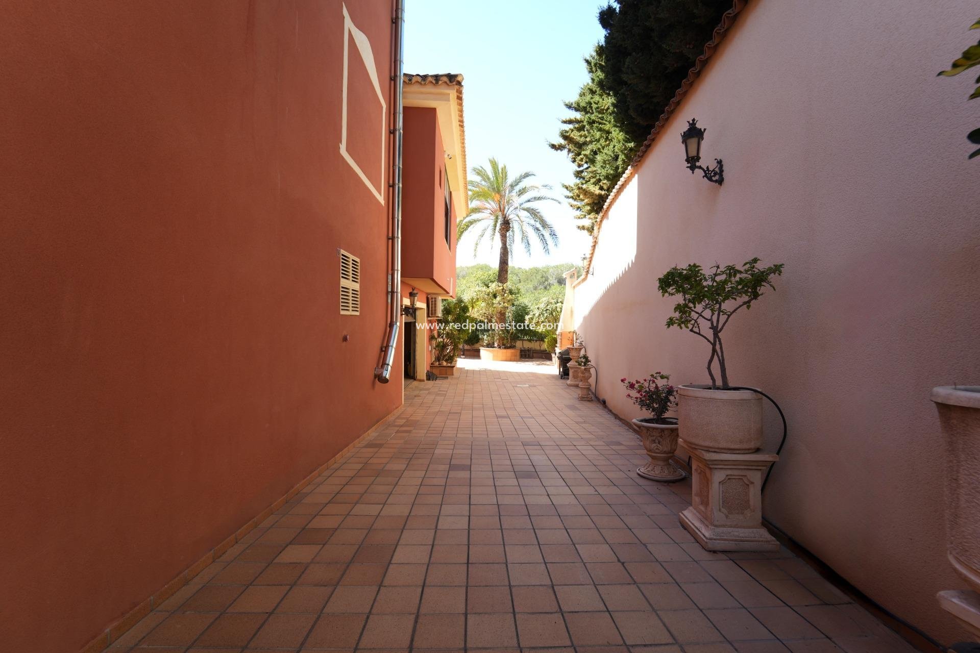 Återförsäljning - Villa -
Orihuela Costa - Campoamor