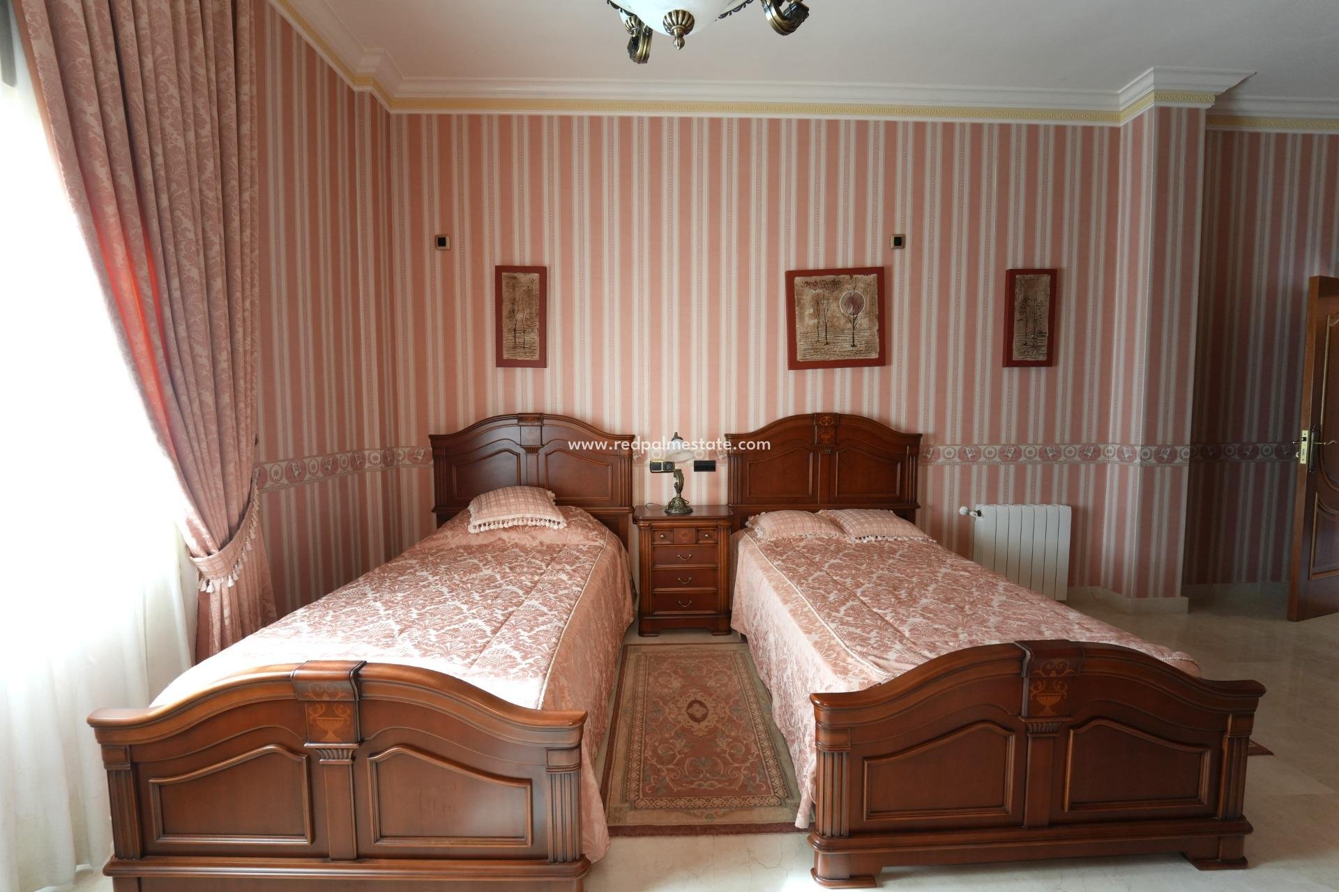 Återförsäljning - Villa -
Orihuela Costa - Campoamor