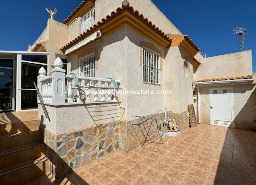 Återförsäljning - Villa -
Orihuela Costa - Costa Blanca