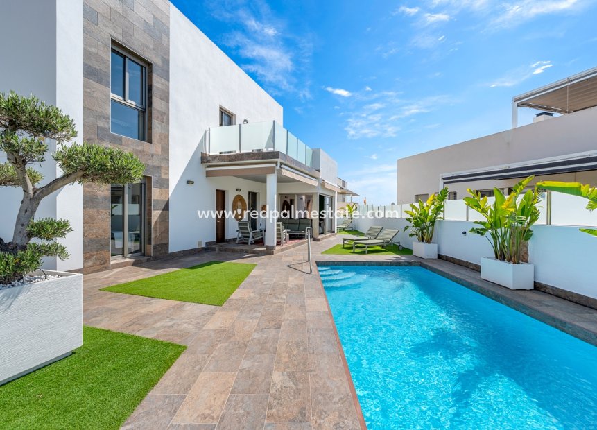 Återförsäljning - Villa -
Orihuela Costa - Costa Blanca