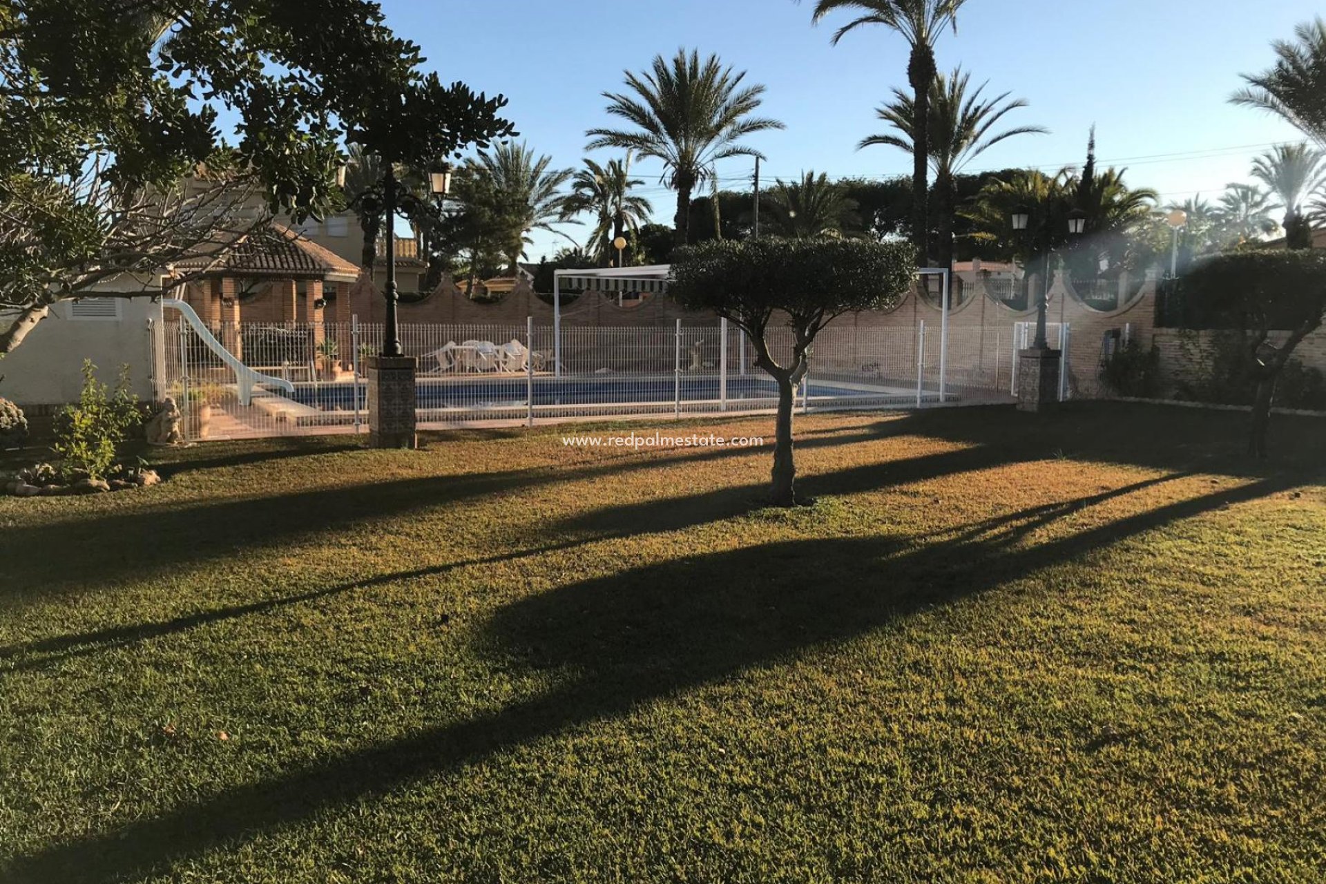 Återförsäljning - Villa -
Orihuela Costa - Costa Blanca
