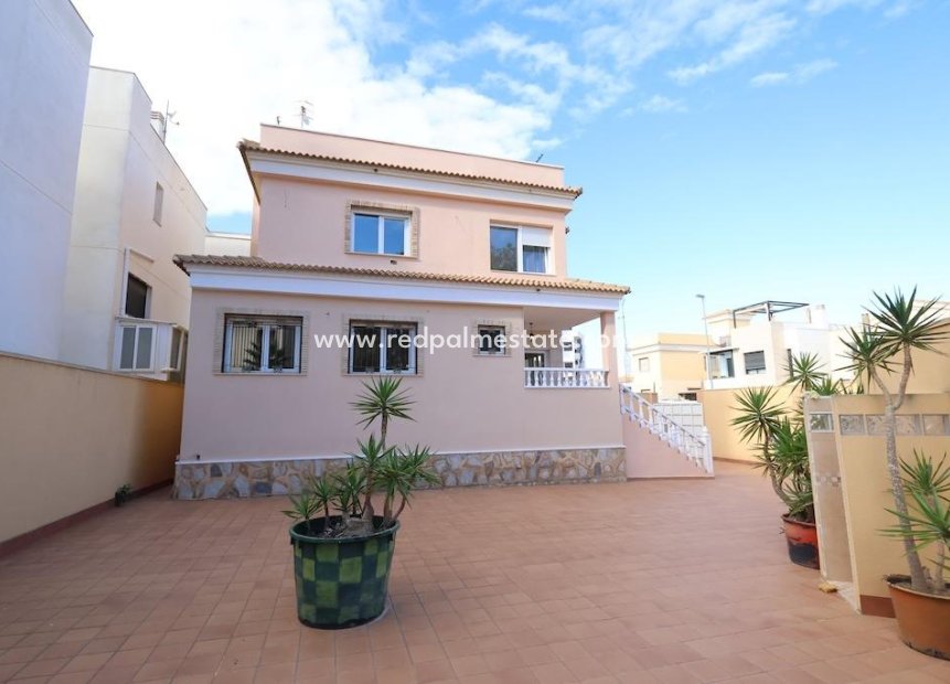 Återförsäljning - Villa -
Orihuela Costa - Costa Blanca