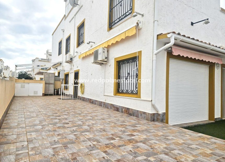 Återförsäljning - Villa -
Orihuela Costa - dream hills