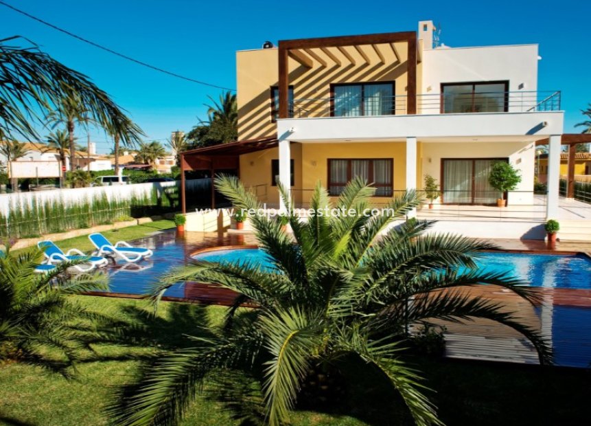 Återförsäljning - Villa -
Orihuela Costa - Inland