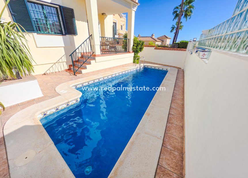 Återförsäljning - Villa -
Orihuela Costa - Inland