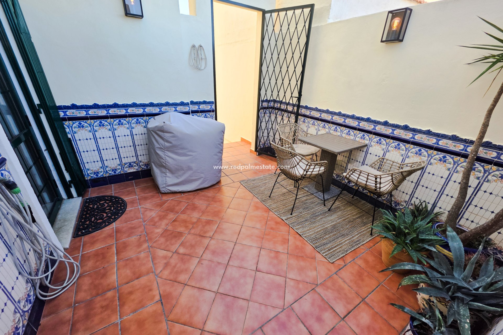 Återförsäljning - Villa -
Orihuela Costa - Inland