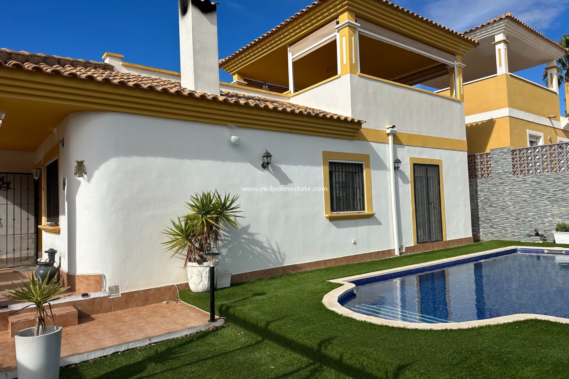 Återförsäljning - Villa -
Orihuela Costa - Inland