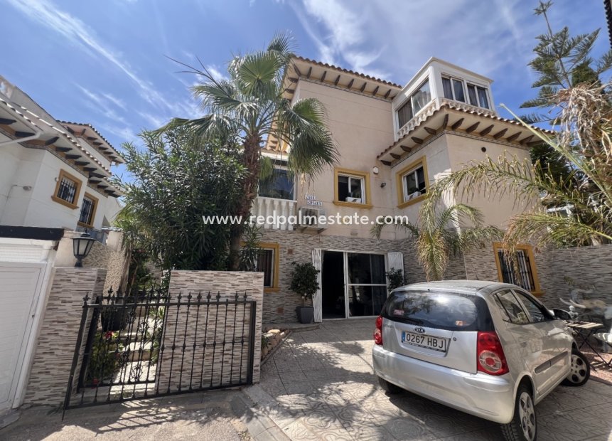 Återförsäljning - Villa -
Orihuela Costa - Inland