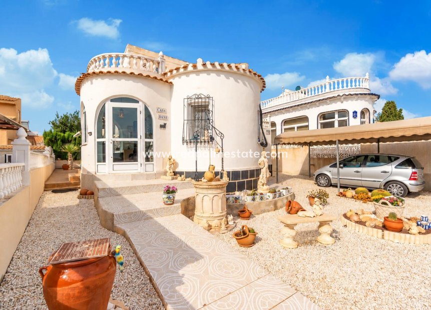 Återförsäljning - Villa -
Orihuela Costa - La Florida