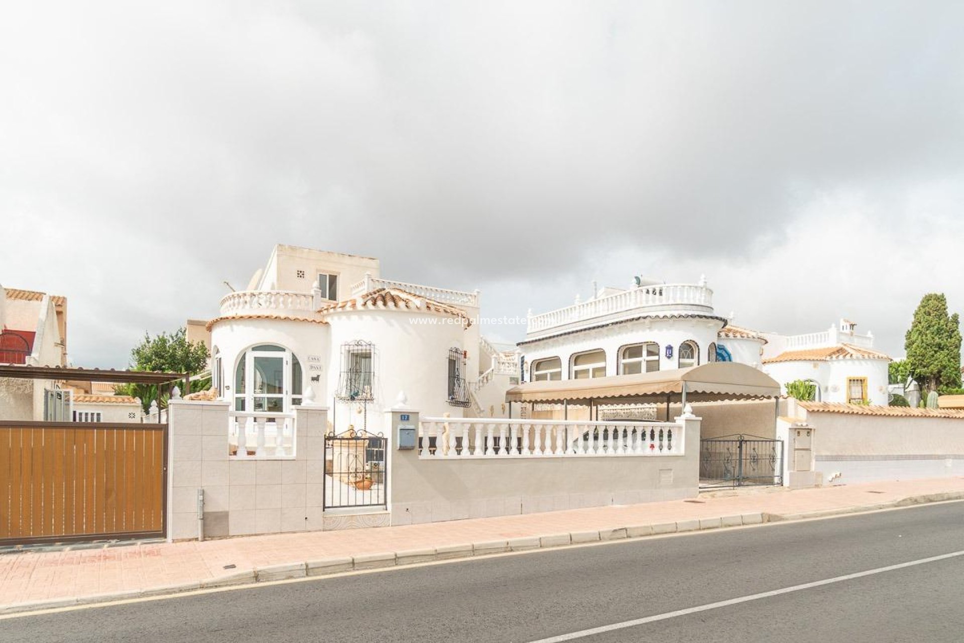 Återförsäljning - Villa -
Orihuela Costa - La Florida