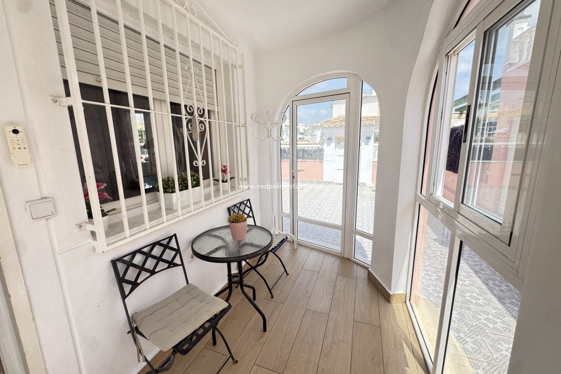 Återförsäljning - Villa -
Orihuela Costa - La Florida