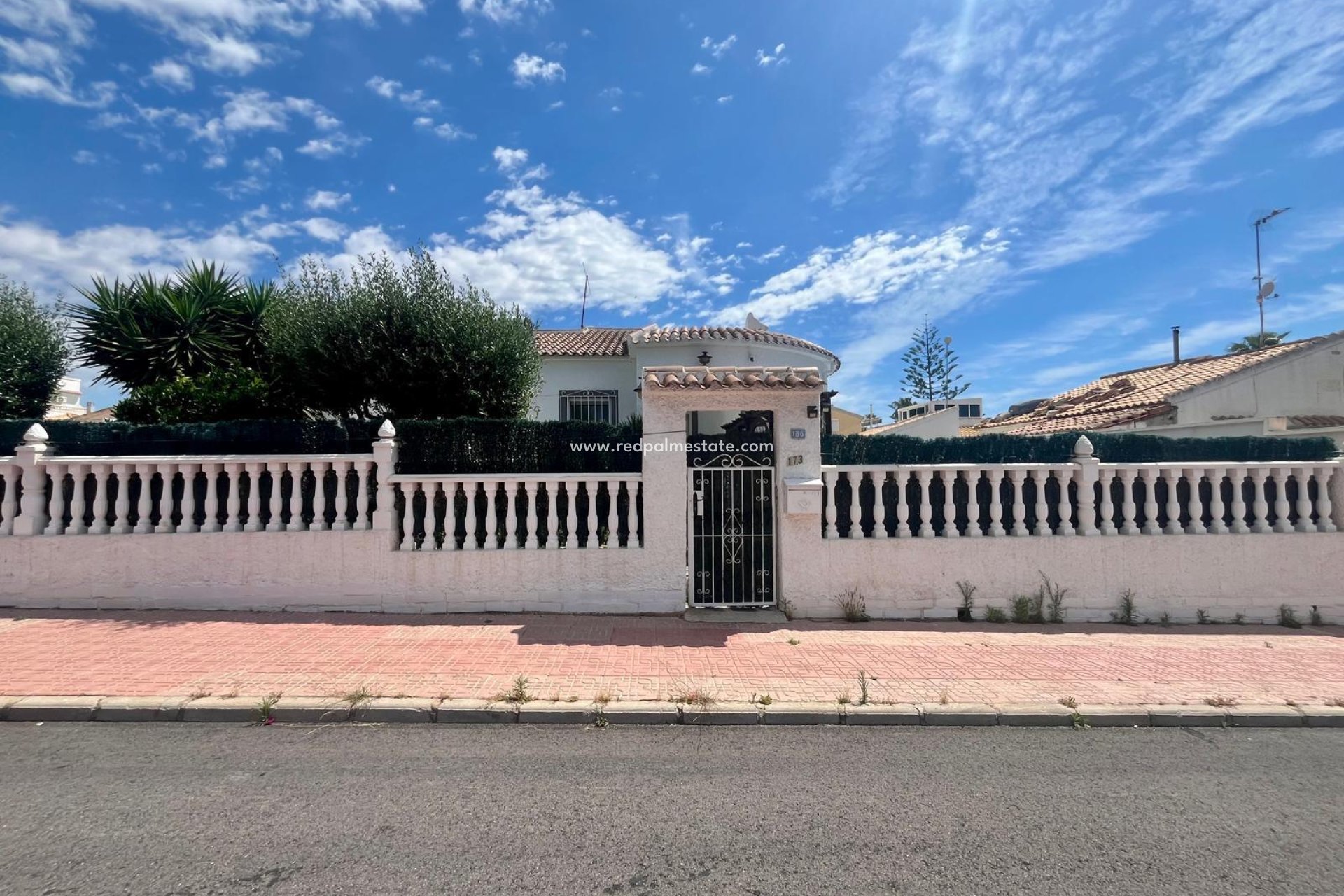 Återförsäljning - Villa -
Orihuela Costa - La Florida