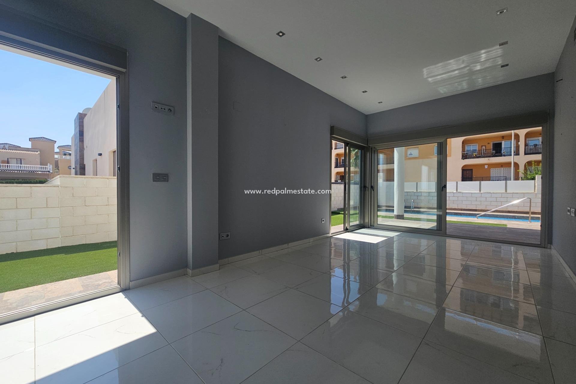 Återförsäljning - Villa -
Orihuela Costa - La Matanza