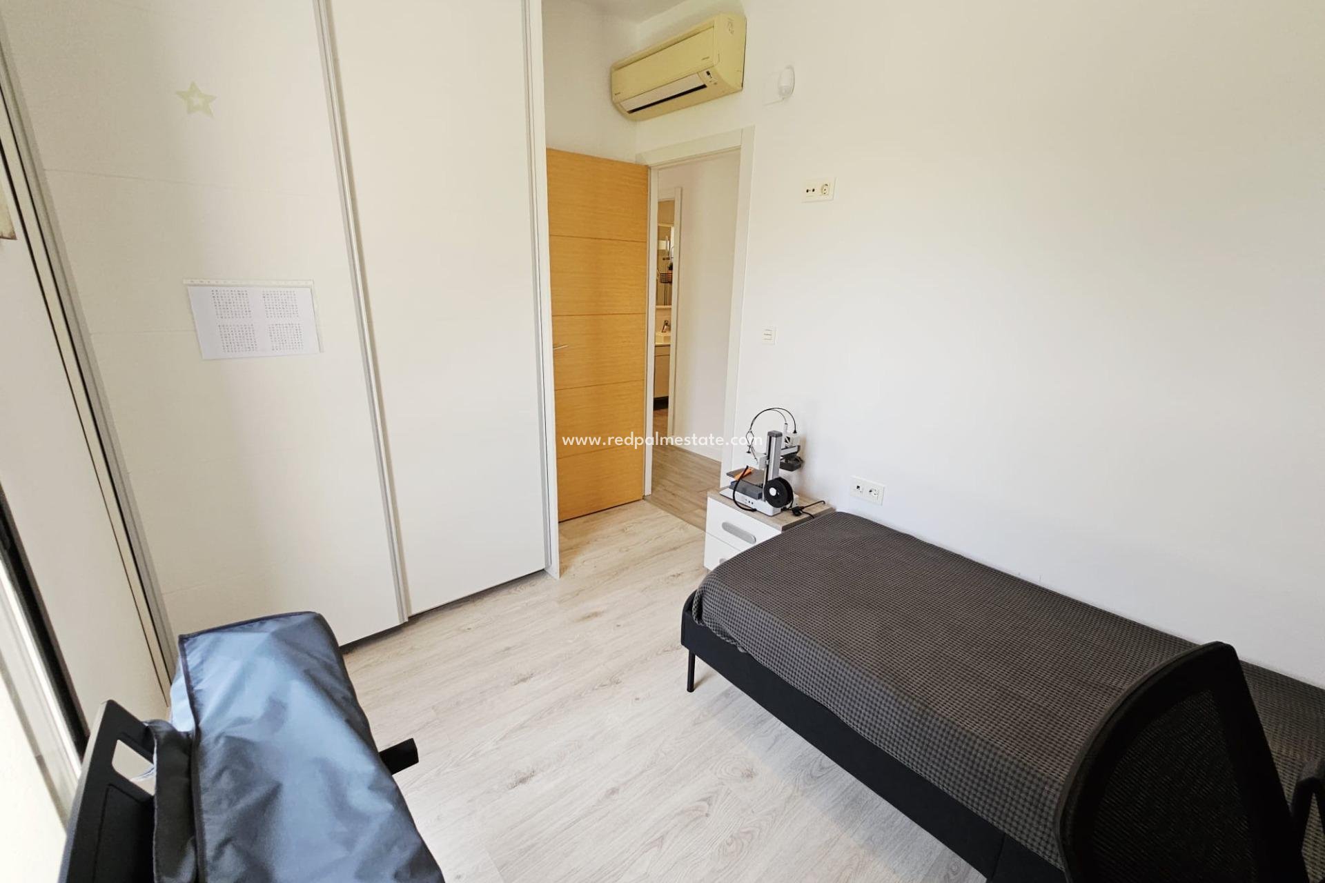 Återförsäljning - Villa -
Orihuela Costa - La Regia