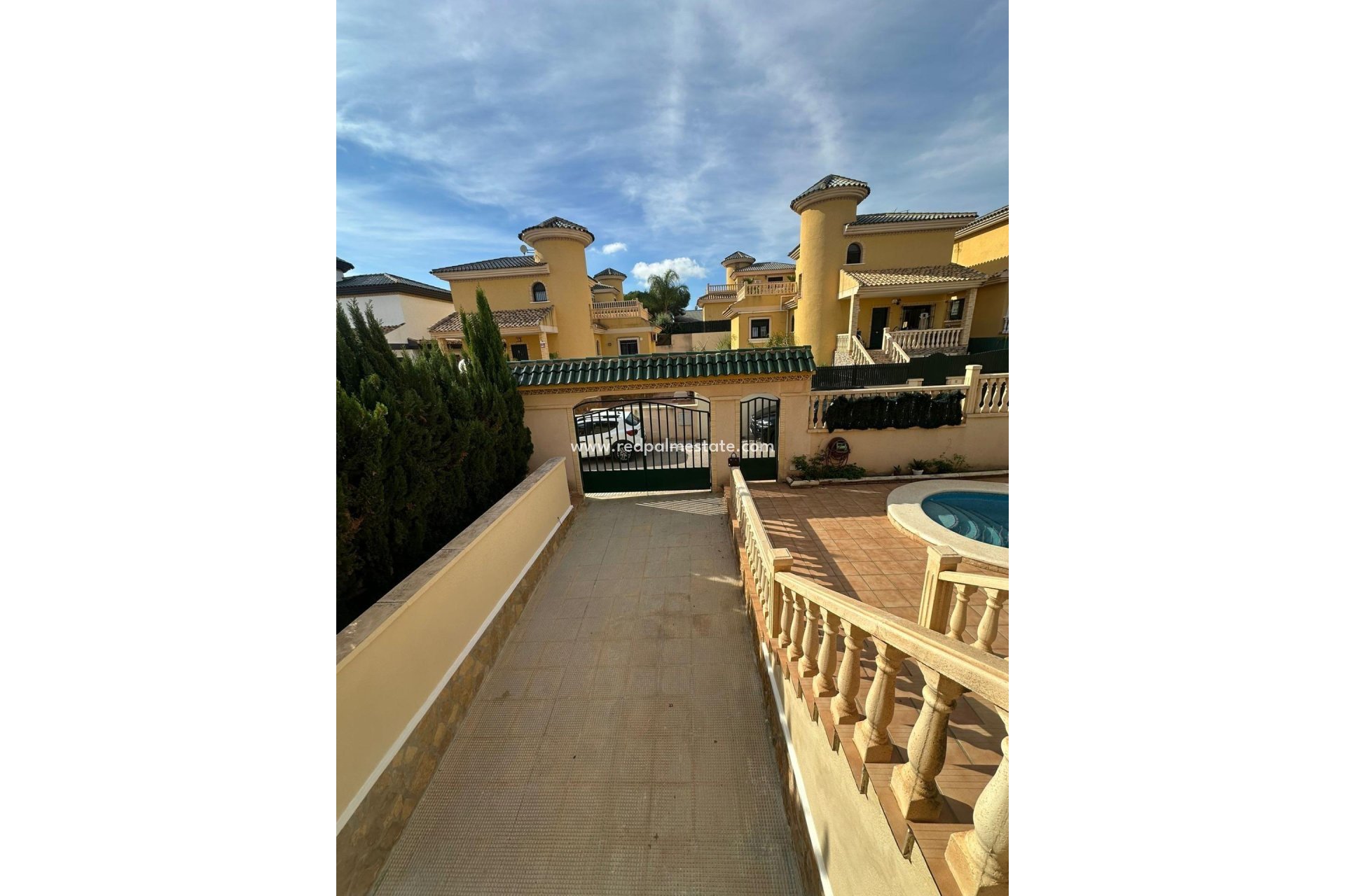 Återförsäljning - Villa -
Orihuela Costa - La Regia