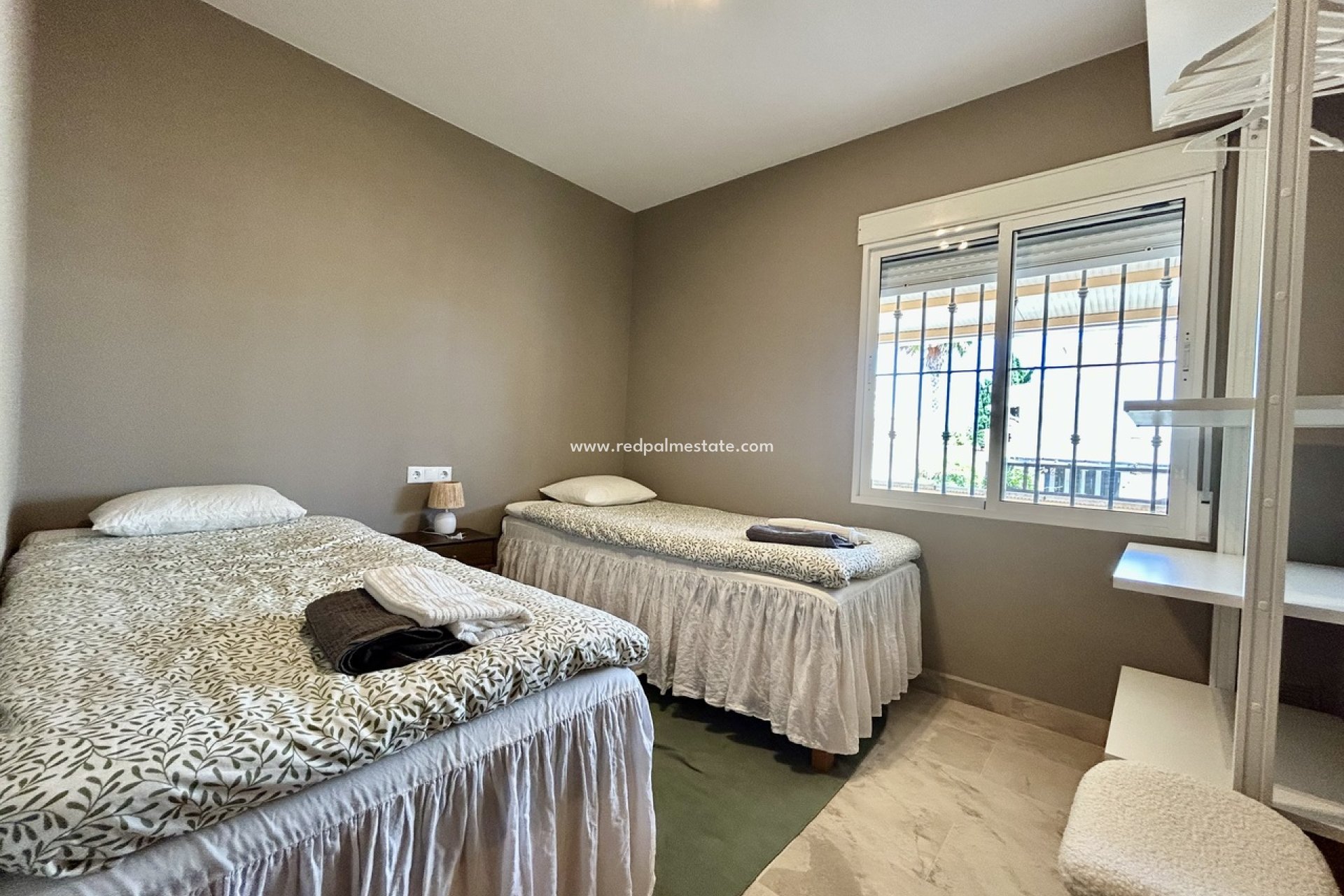 Återförsäljning - Villa -
Orihuela Costa - La Zenia