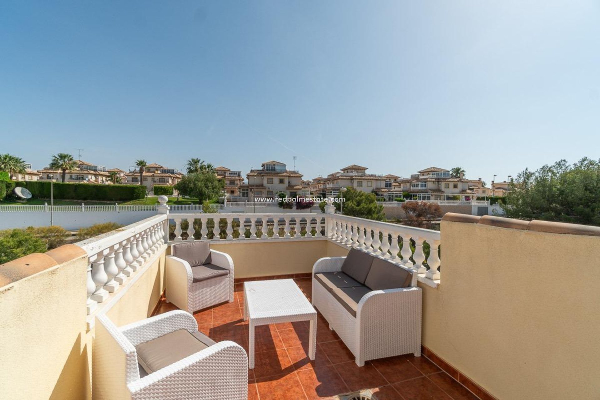 Återförsäljning - Villa -
Orihuela Costa - La Zenia