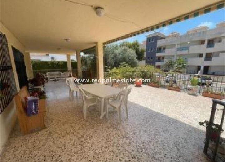 Återförsäljning - Villa -
Orihuela Costa - La Zenia