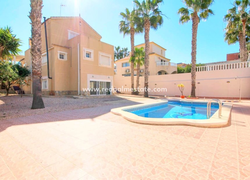 Återförsäljning - Villa -
Orihuela Costa - La Zenia